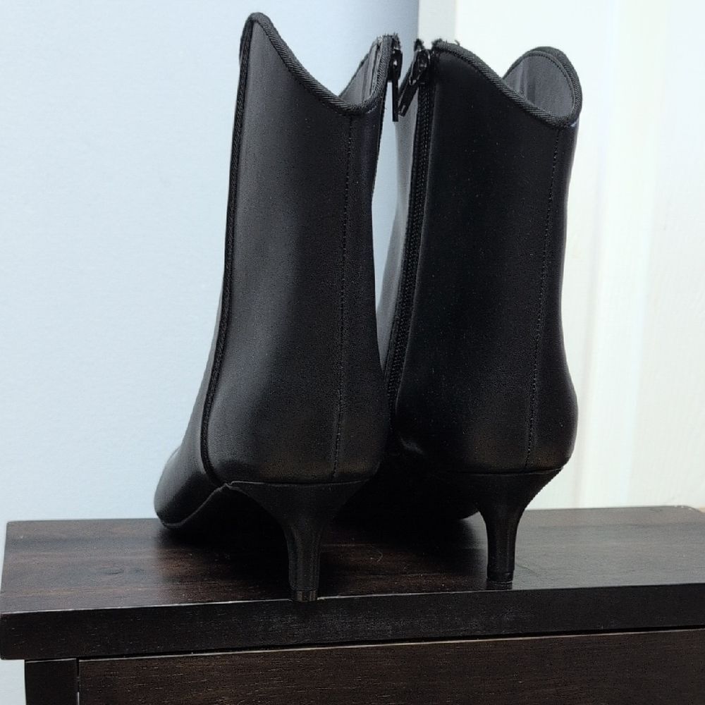 On 34th Aatira Black Tulip Top Pointed Toe Kitten Heel Boots Size 7M NEW - Picture 3 of 8